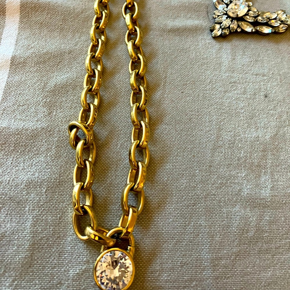 Choker with toggle closure